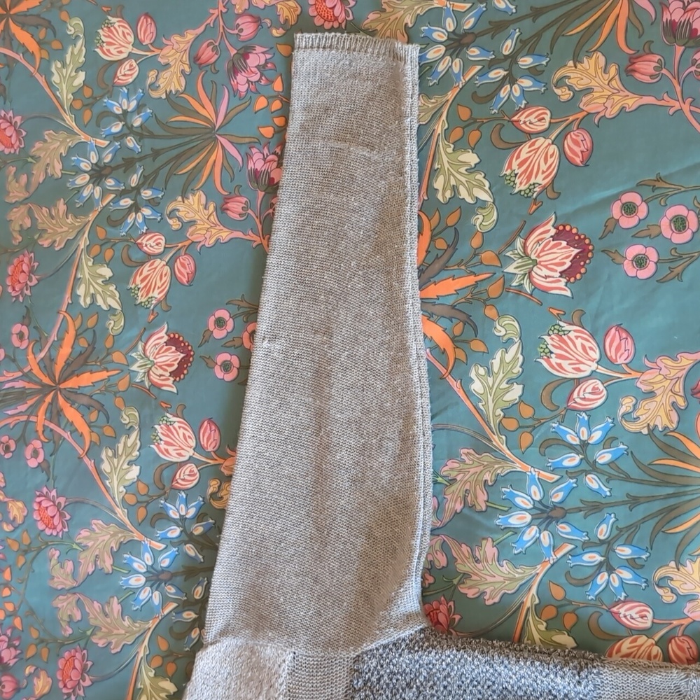 Sarah Pacini sweater - Picture 9 of 11